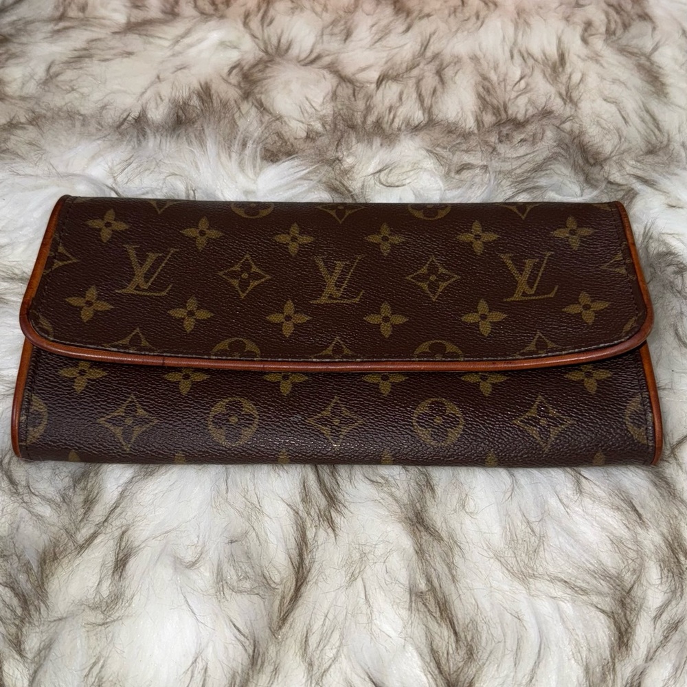 Louis Vuitton Twin Pochette Brown Monogram Clutch no strap
